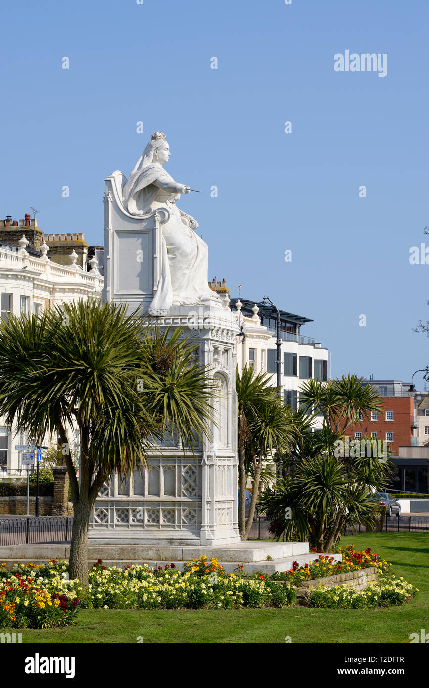 Statue of Queen Victoria commisioned to celebrate the monarch's Diamond