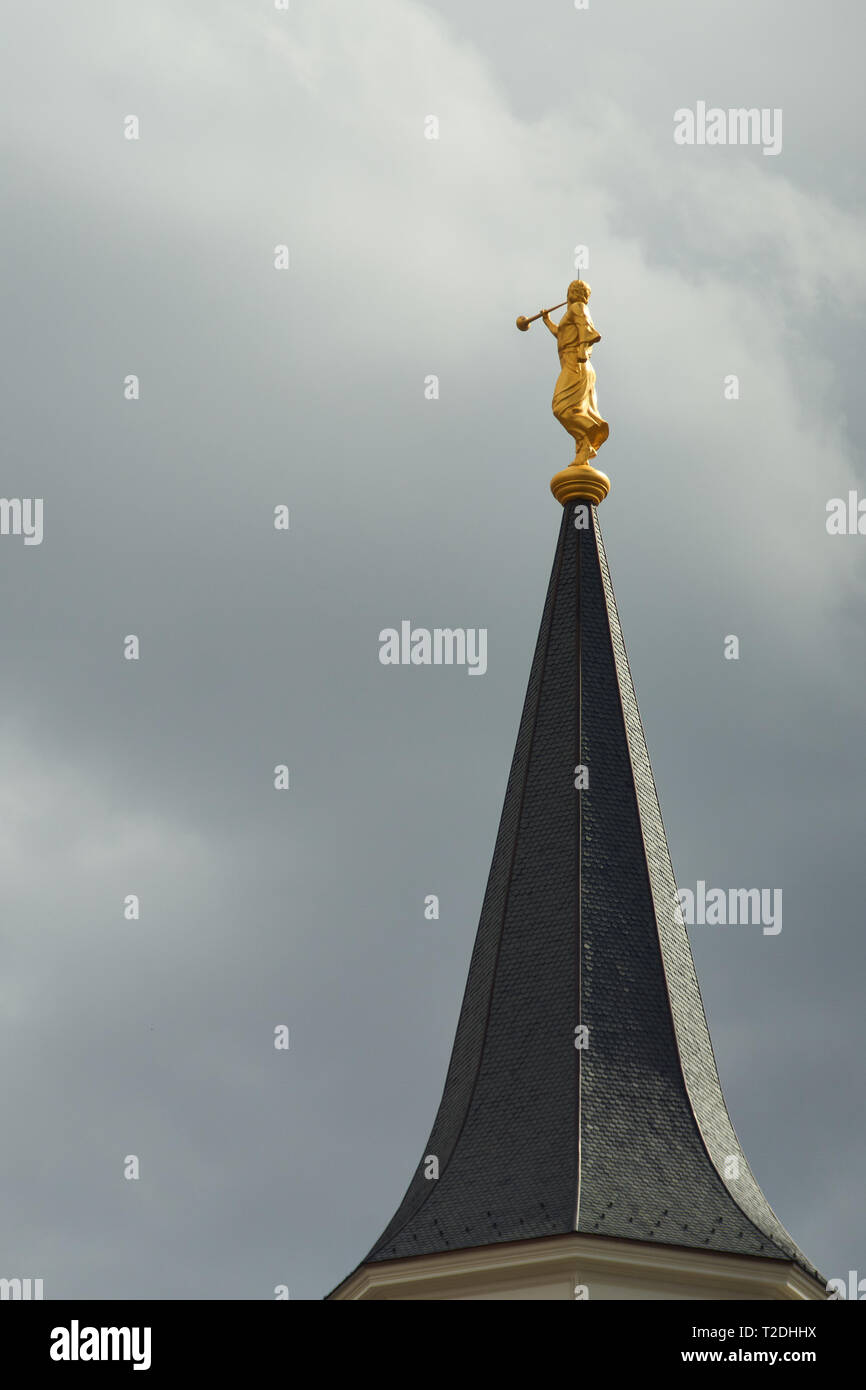 Golden angel moroni mormon hires stock photography and images Alamy