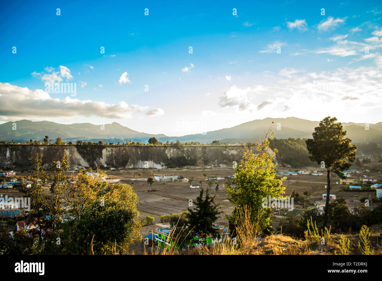 atardecer en el gran balle de cajola xela, quetzal caida del sol en las grande montañas sagradas de los pueblos mayas mam un atardecer hermoso e unico Stock Photo