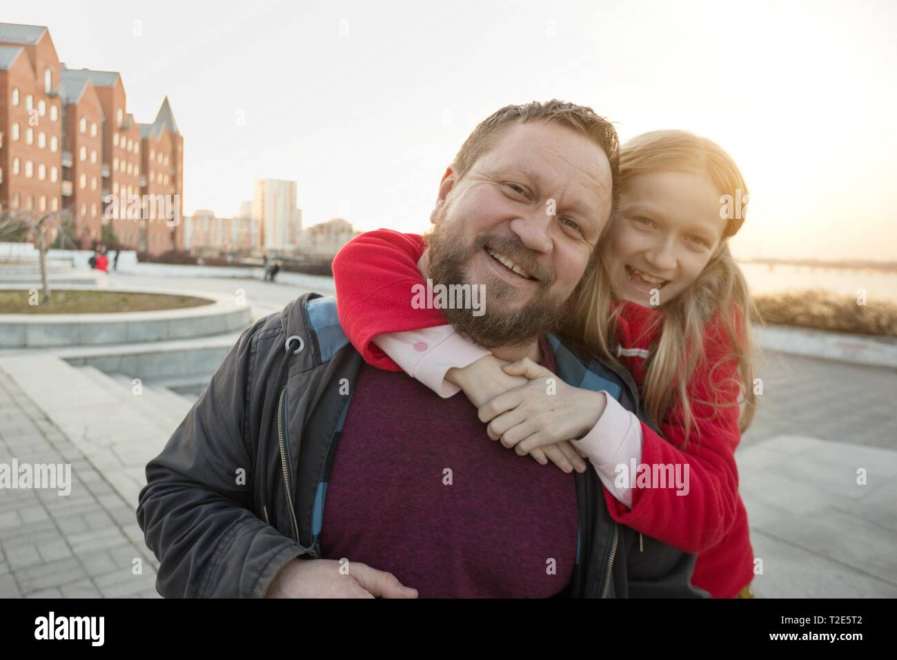Happy Dad And Daughter For A Walk Pose For The Camera Stock Photo Alamy happy-dad-and-daughter-for-a-walk-pose-for-the-camera-stock-photo-alamy