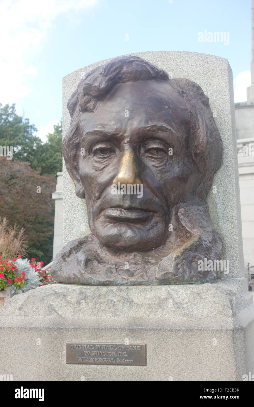 President Abraham Lincolns bust outside of the crypt in Springfield Ill Stock Photo