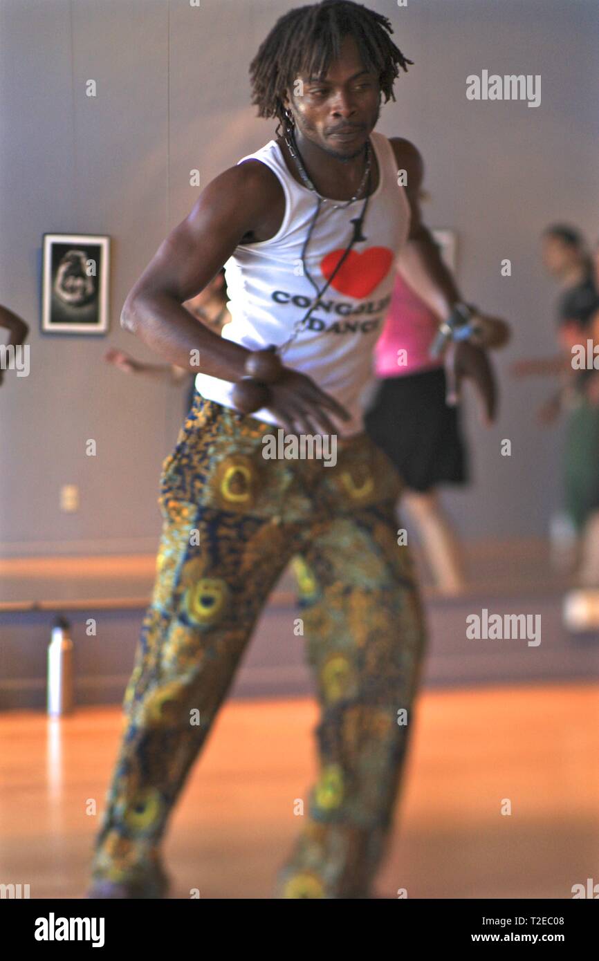 Congolese drum & dance Stock Photo - Alamy