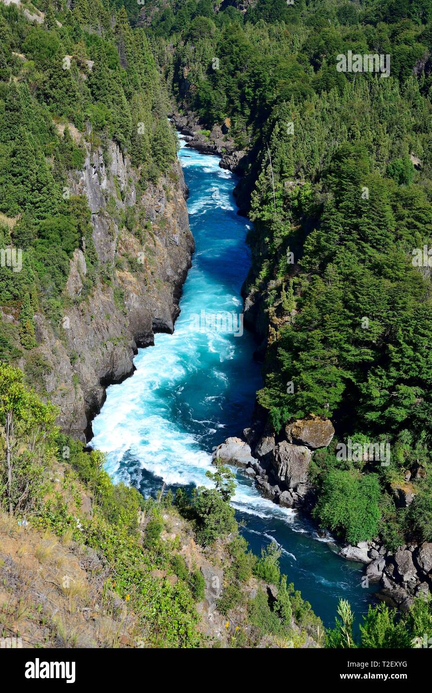 Rapids in the gorge of the Rio Futaleufu, region de los Lagos, Patagonia, Chile Stock Photo