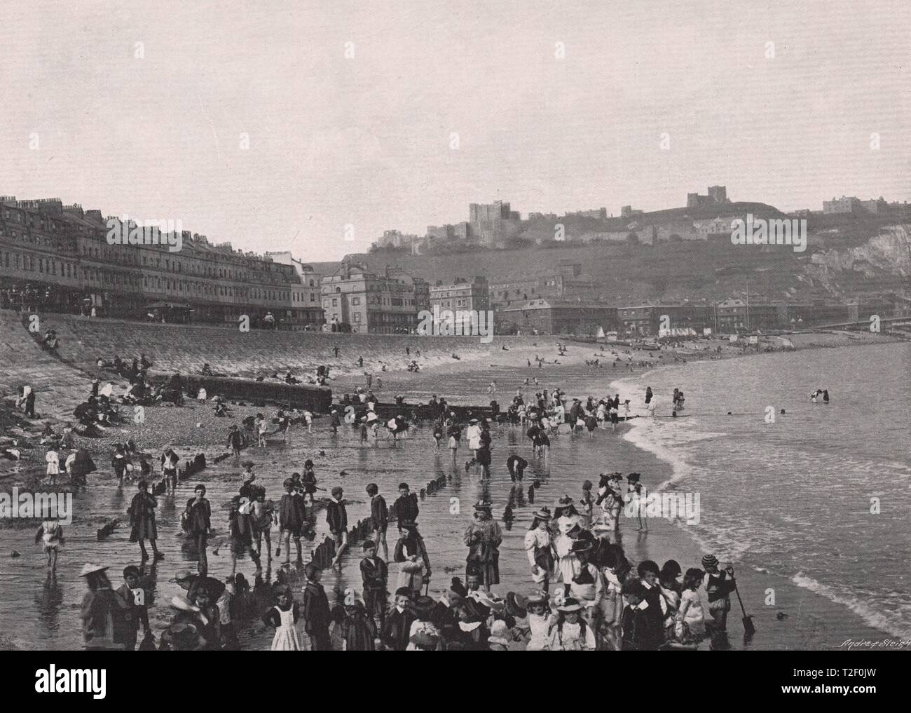 Dover : The Castle and Beach Stock Photo - Alamy