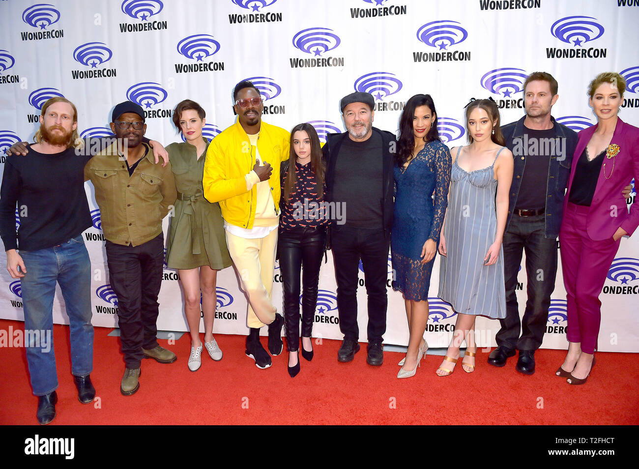 Austin Amelio, Lennie James, Maggie Grace, Colman Domingo, Alexa Nisenson, Rubén Blades, Danay Garcia, Alycia Debnam-Carey, Garret Dillahunt and Jenna Elfman at the Photocall for the AMC TV series 'Fear the Walking Dead' at WonderCon 2019 at the Anaheim Convention Center. Anaheim, 31.03.2019 | usage worldwide Stock Photo