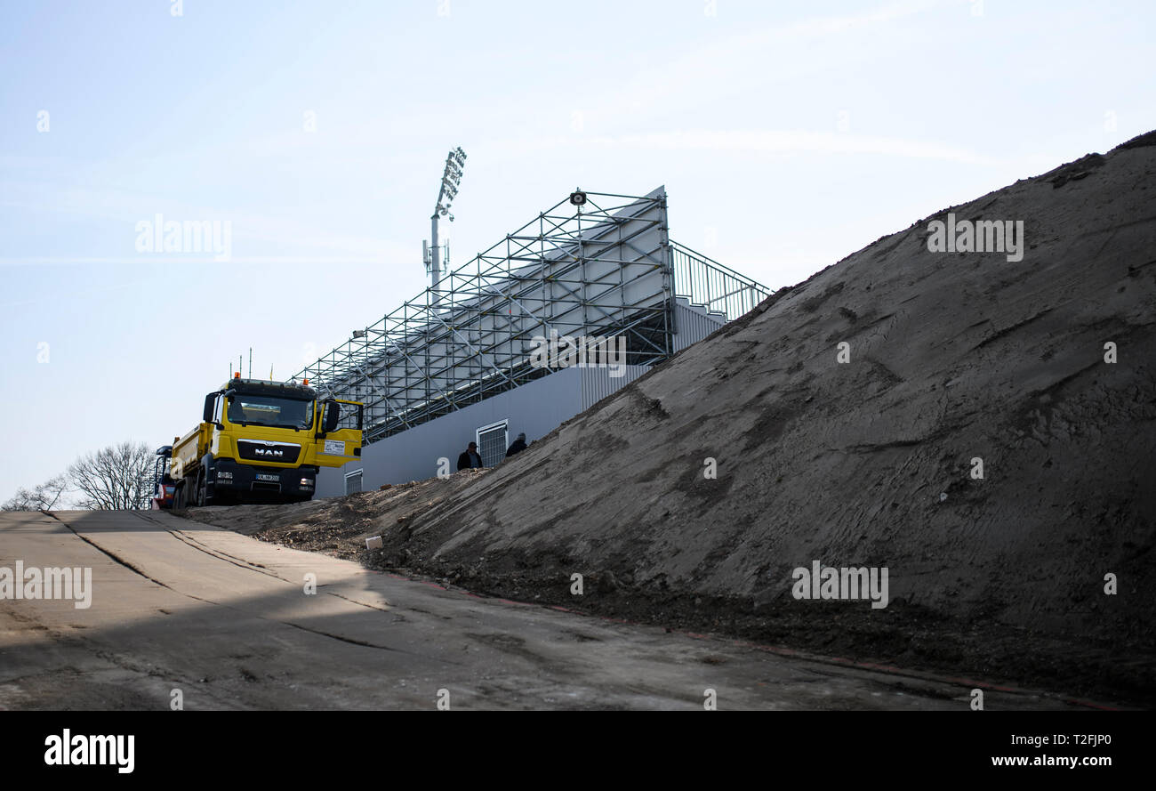Karlsruhe, Deutschland. 02nd Apr, 2019. View of the new provisional tribune . GES/football/new construction, reconstruction Wildparkstadion: 02.04.2019 | usage worldwide Credit: dpa/Alamy Live News Stock Photo