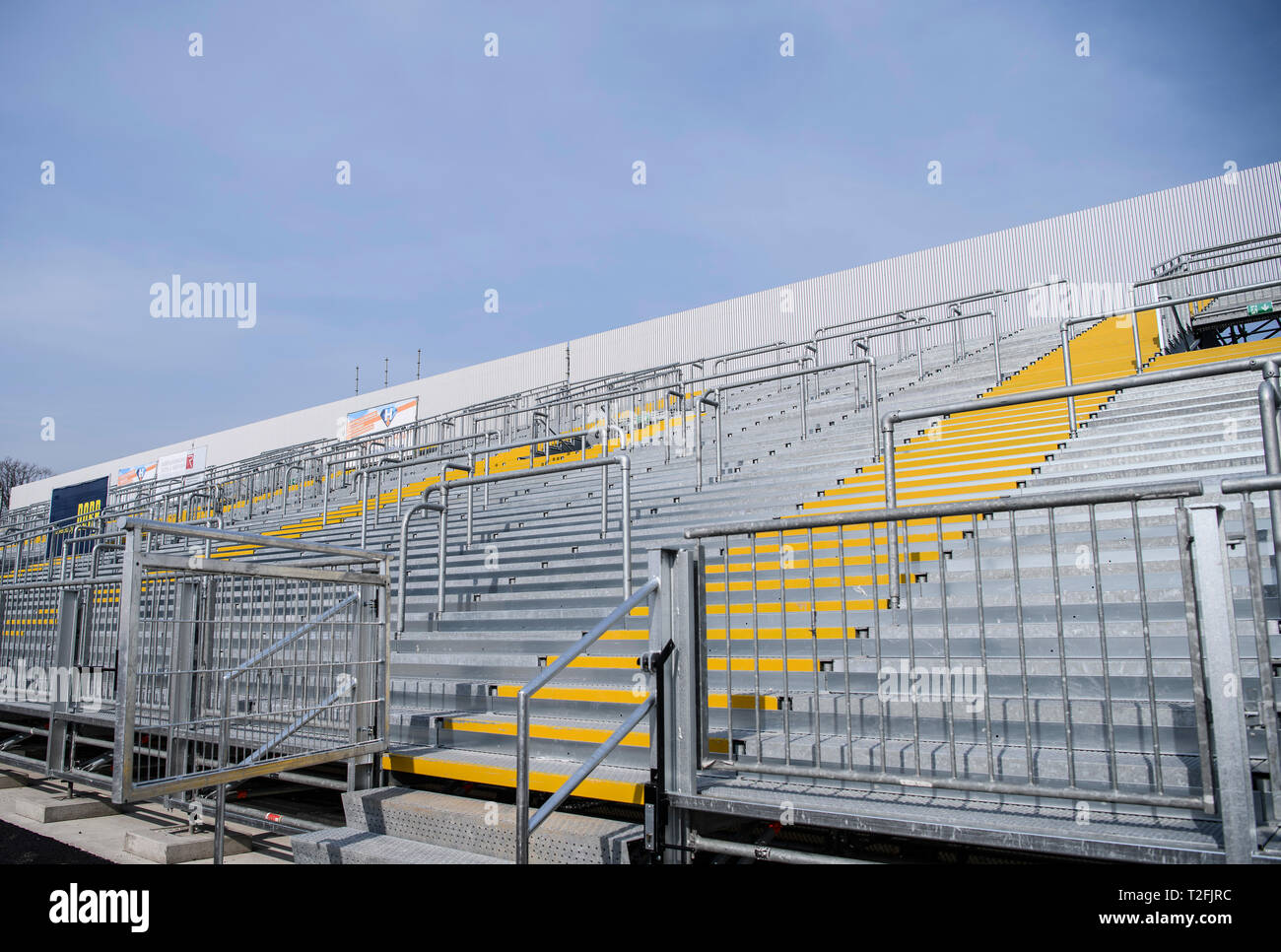 Karlsruhe, Deutschland. 02nd Apr, 2019. View of the new provisional tribune, feature, decorative image. GES/football/new building, reconstruction Wildparkstadion: 02.04.2019 | usage worldwide Credit: dpa/Alamy Live News Stock Photo