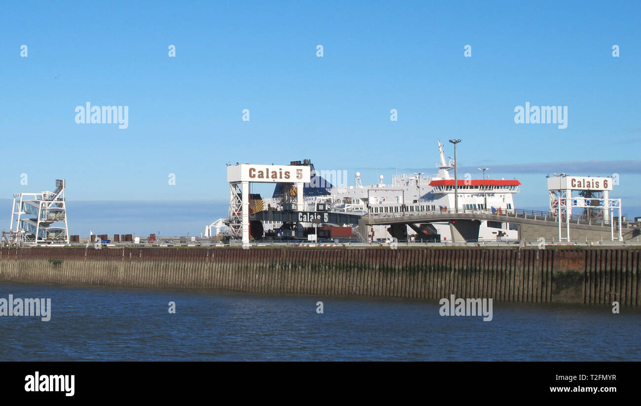 11 February 2019, France (France), Calais: The port of Calais. At no other place is Great Britain so close to the European mainland. The French port city is the most important gateway to the United Kingdom.    (to dpa 'Collapse on the coast? - European ports and the Brexit') Photo: Julia Naue/dpa Stock Photo