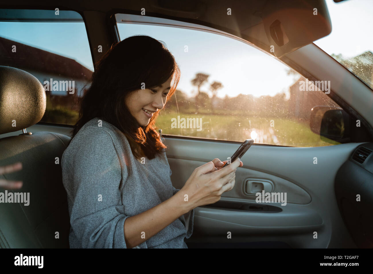 запахи темных волос на пассажирском купе песня. запахи темных волос на пассажирском купе песня. запахи темных волос на пассажирском купе песня. мужчина и женщина в поезде. красивая девка на пассажирском сидении.
