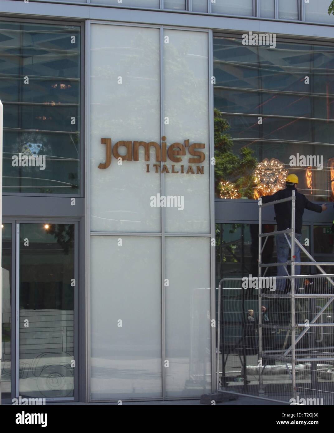 Jools oliver hires stock photography and images Alamy