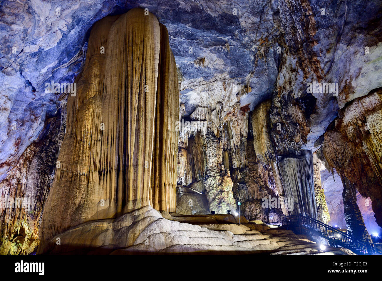 Amazing geological forms in Paradise Cave near Phong Nha, Vietnam. Limestone cave full of stalactites and stalagmites. Stock Photo