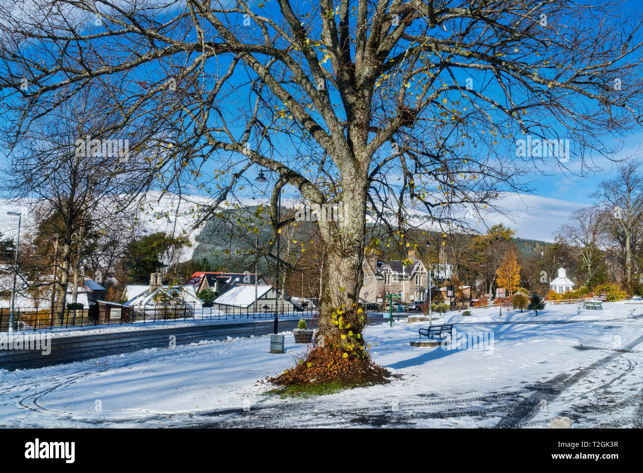 Braemar,  village in snow, winter sunlight, Aberdeenshire,  Highland Region, Scotland UK Stock Photo