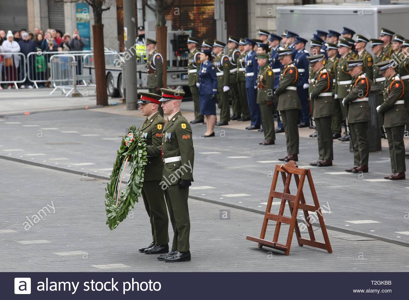 Guard of honour parade hi-res stock photography and images - Alamy