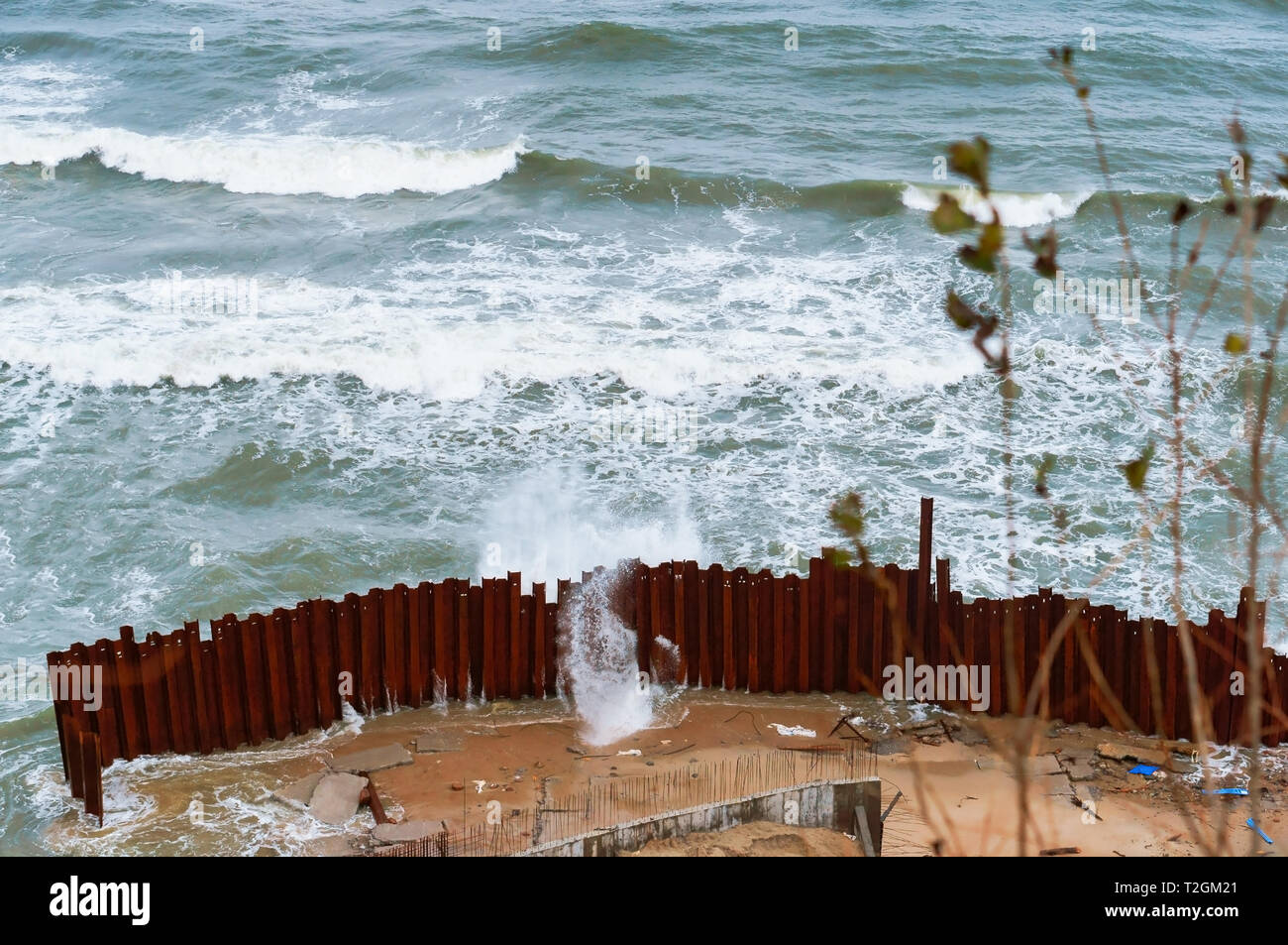 Cyclone fence hurricane fence hi-res stock photography and images - Alamy