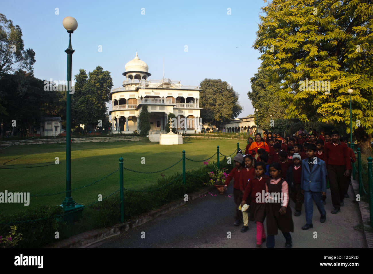 Schoolchildren visiting Anand Bhavan, the former house of the Nehru family ( India) Stock Photo
