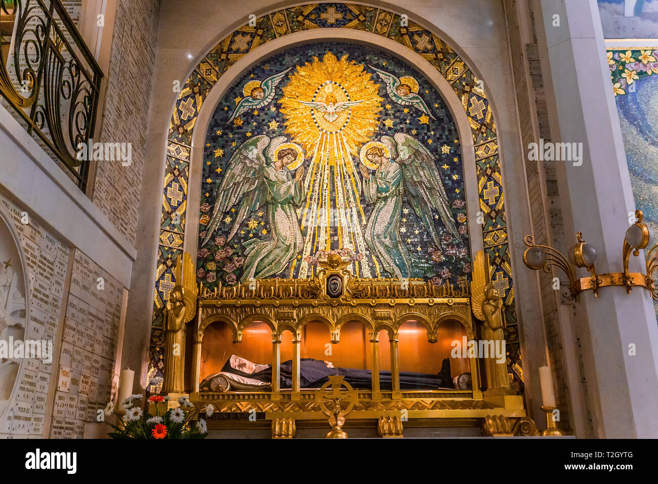 PARIS, FRANCE, SEPTEMBER 08, 2016 : interiors and details of Chapel of Our Lady of the Miraculous Medal, september 08, 2016, in Paris, France Stock Photo