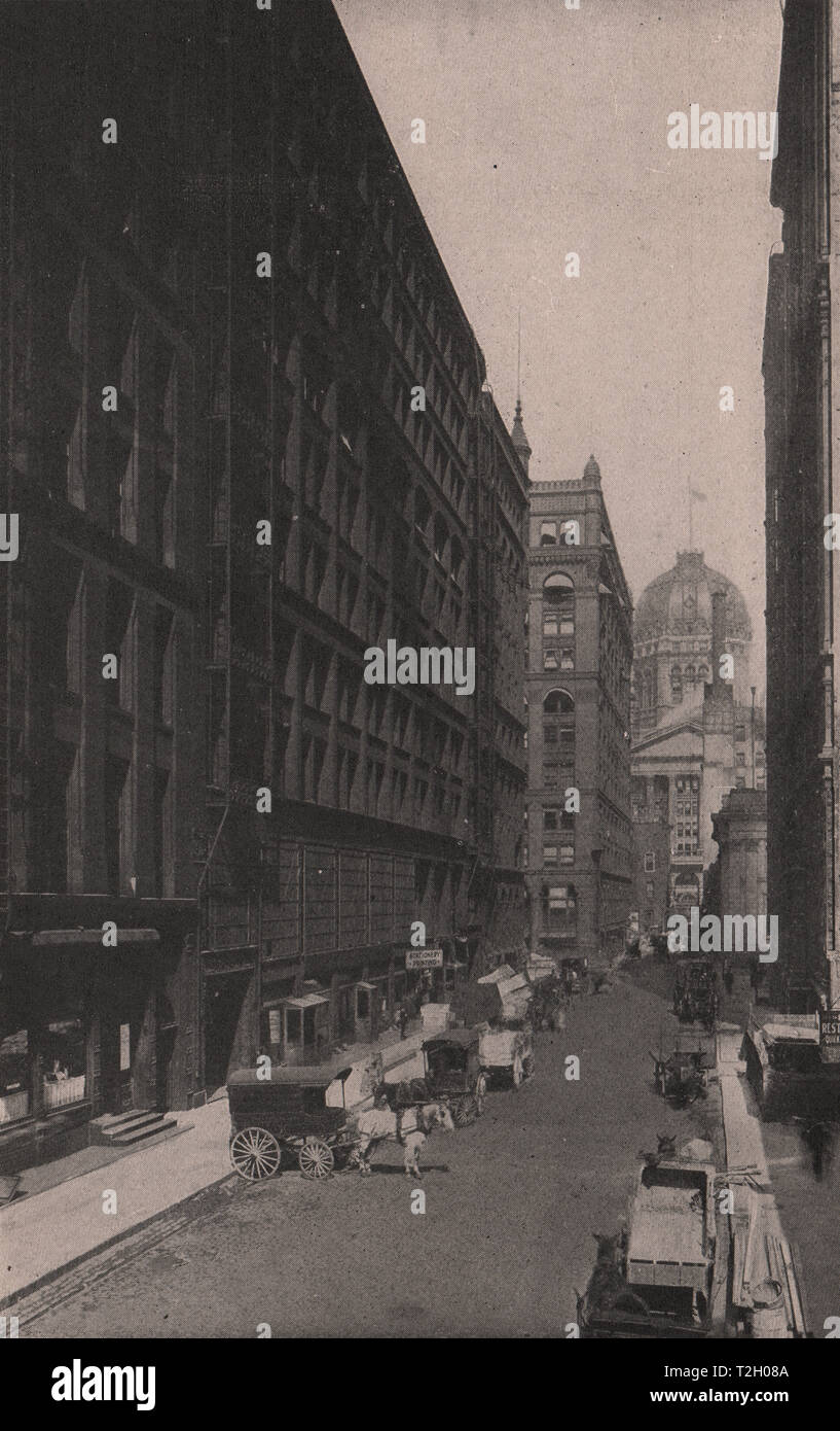 Quincy Street, Looking East from Fifth Avenue; The Rand-McNally Building on the left. New Post Office Building in the distance Stock Photo