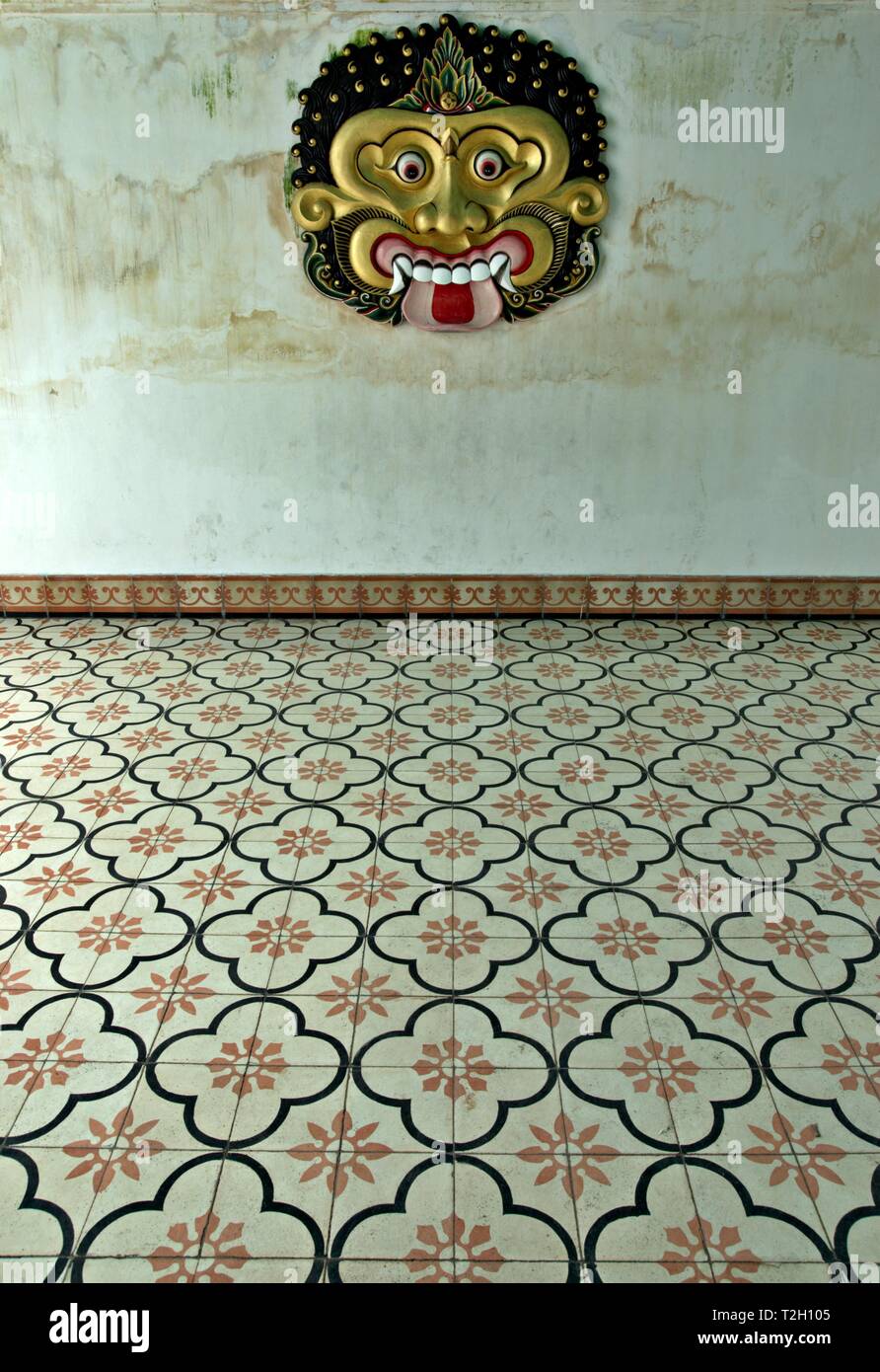 Traditional wall decoration and vintage tiled floor inside Keraton  Yogyakarta. The complex was built in 1755–1756 for Hamengkubuwono I Stock  Photo - Alamy