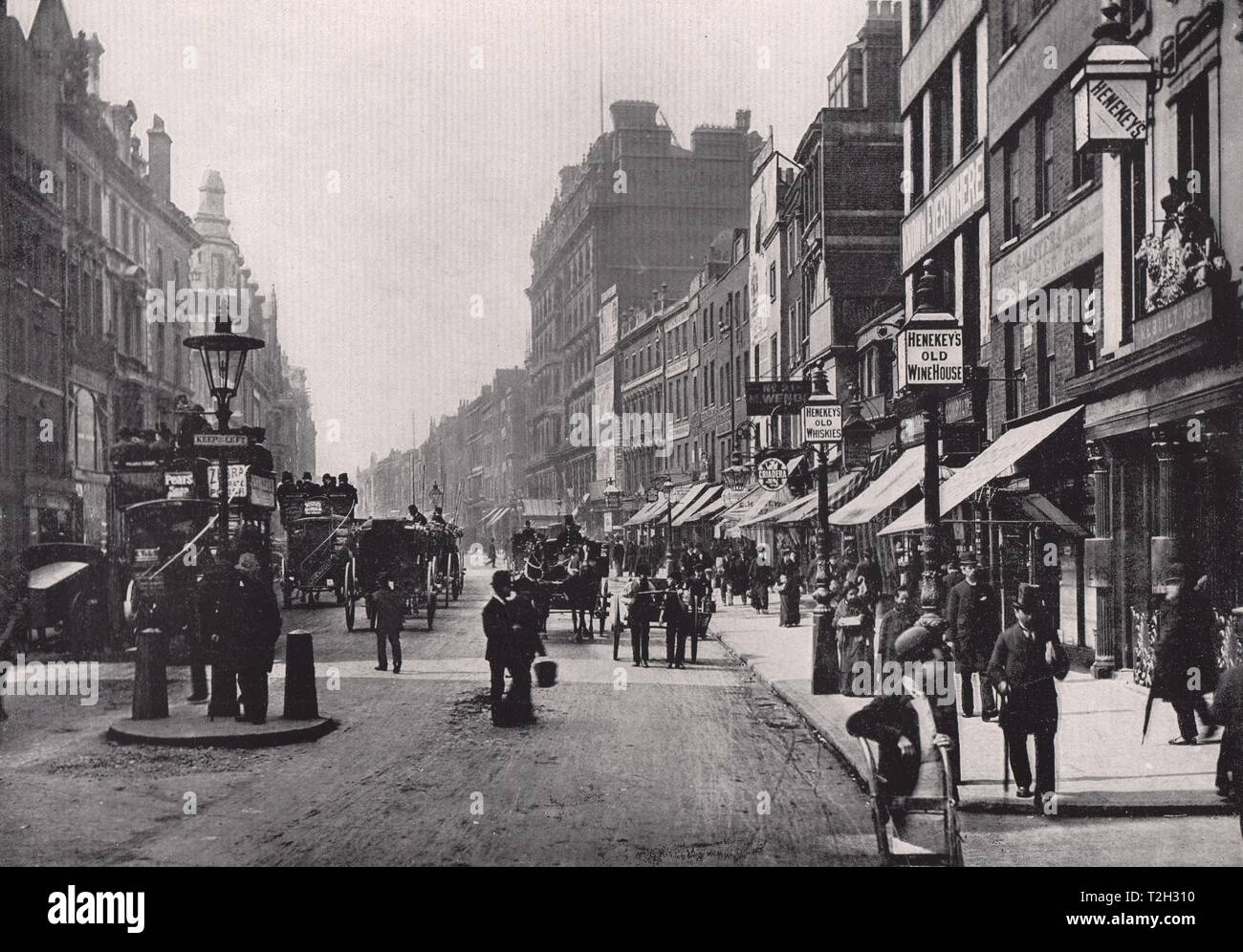 Holborn - Near Chancery lane, the first avenue hotel on the right Stock Photo