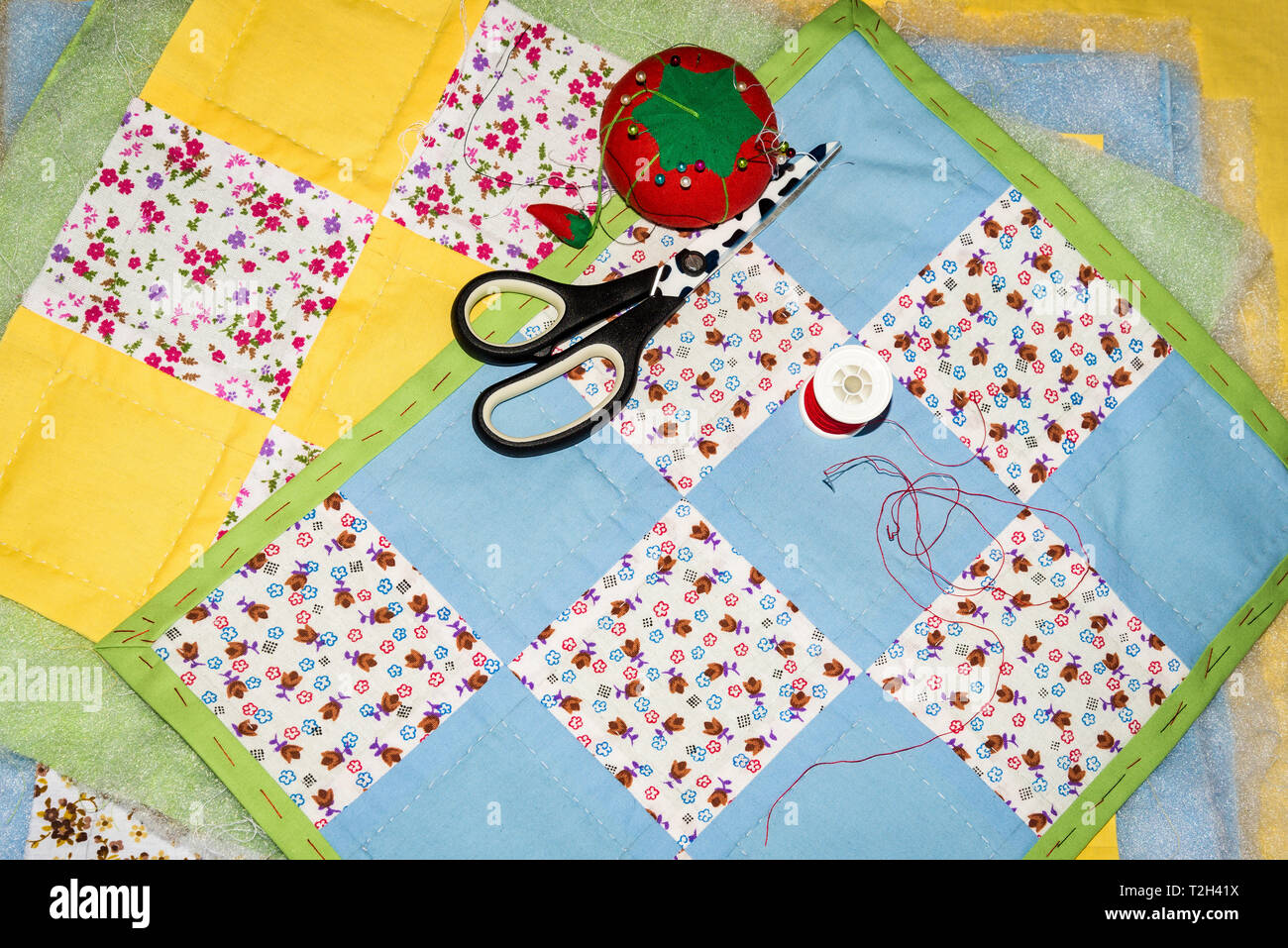 Quilting ruler hi-res stock photography and images - Alamy