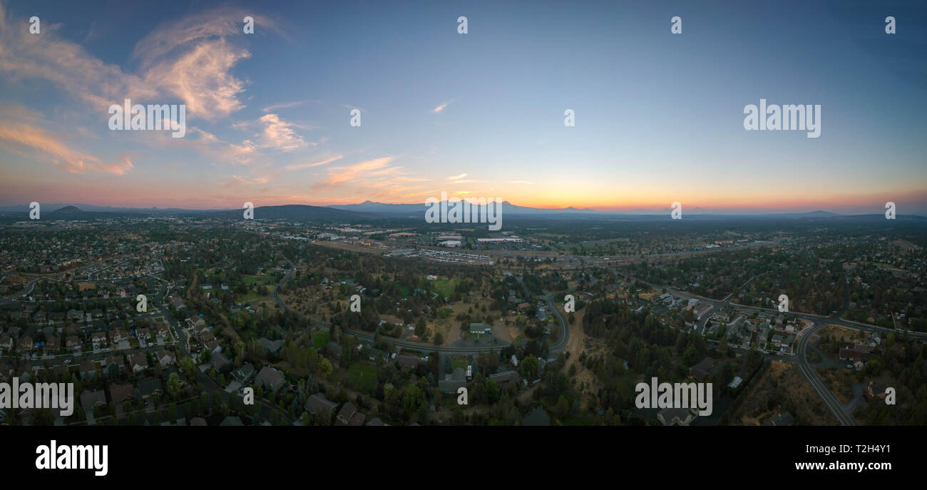 Panorama bend oregon cascade mountain hires stock photography and