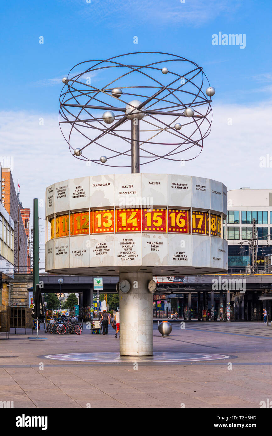 World clock in berlin alexanderplatz hires stock photography and