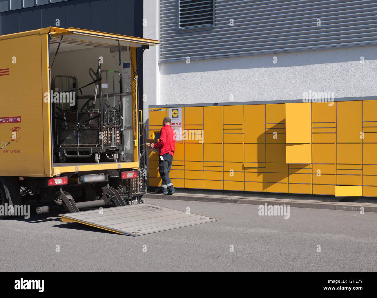 Dhl truck hi-res stock photography and images - Page 8 - Alamy