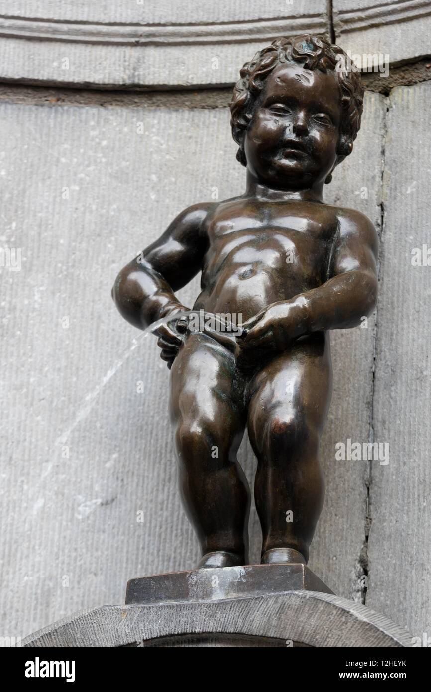 Fountain figure Manneken Pis, Brussels, Belgium Stock Photo - Alamy