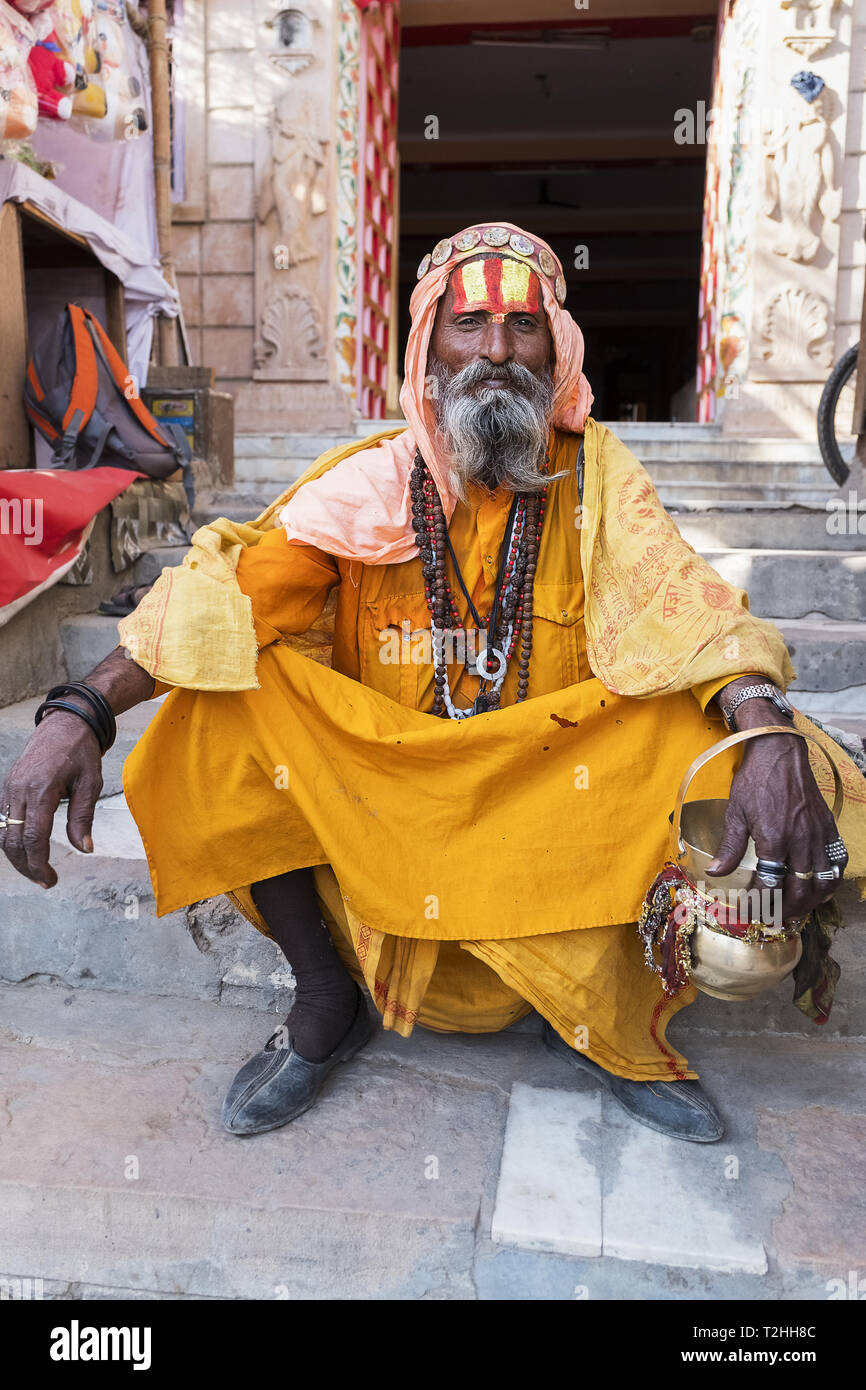 Traditional sadhu robes hi-res stock photography and images - Alamy