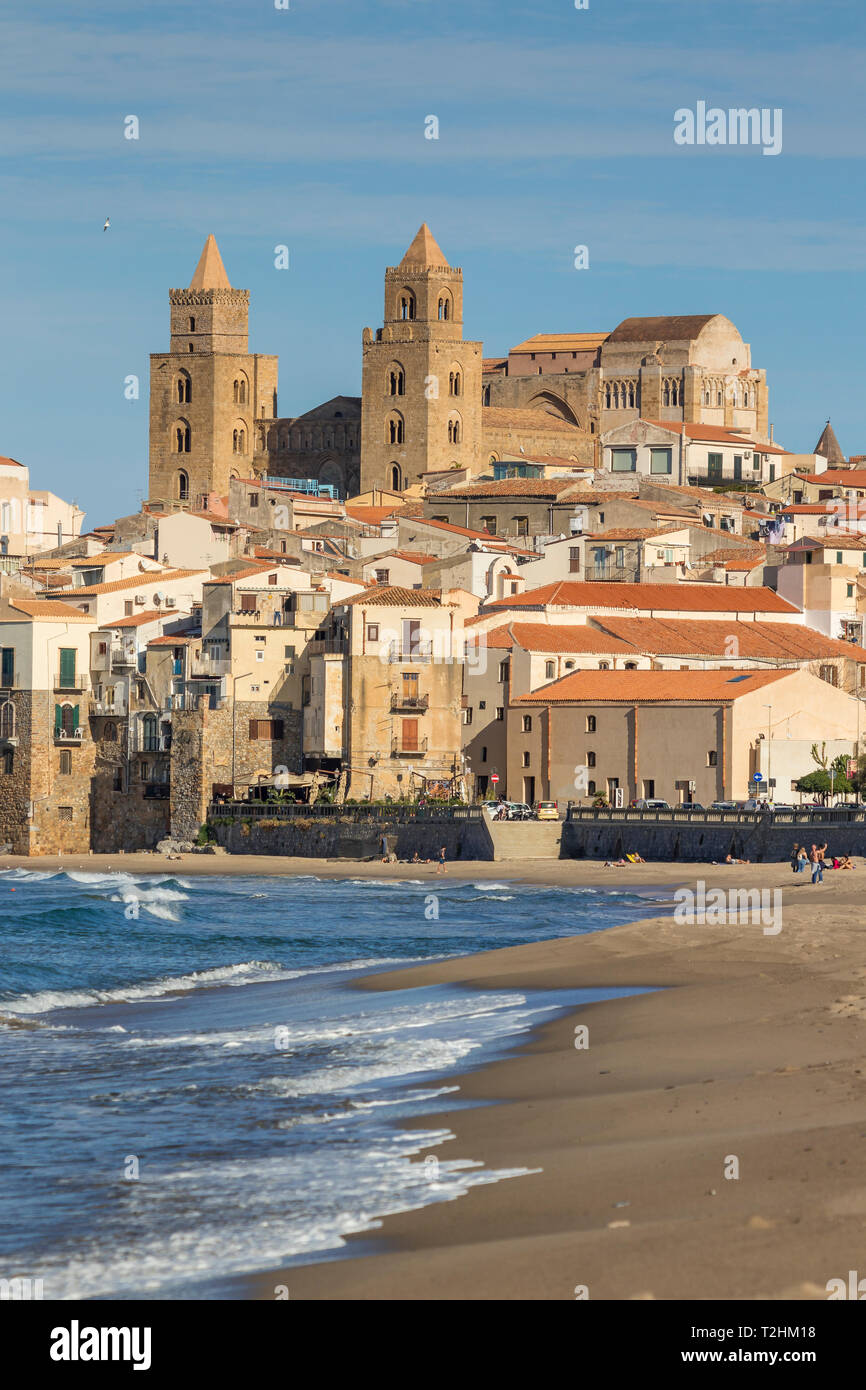 Child beach italy hi-res stock photography and images - Alamy