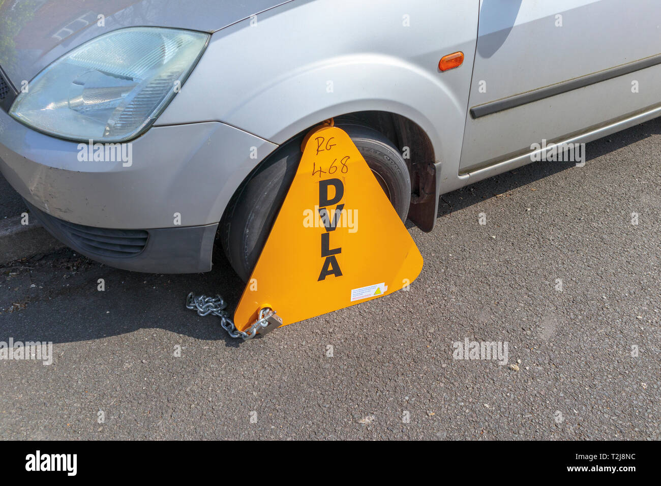 Dvla Wheel Clamp Stock Photos & Dvla Wheel Clamp Stock Images Alamy