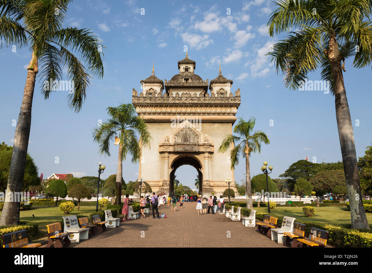 Patuxai Victory Monument (Vientiane Arc de Triomphe), Vientiane, Laos, Southeast Asia Stock Photo
