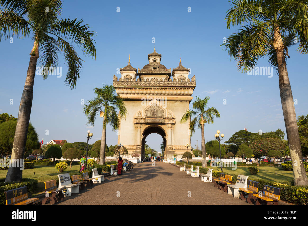 Patuxai Victory Monument (Vientiane Arc de Triomphe), Vientiane, Laos, Southeast Asia Stock Photo