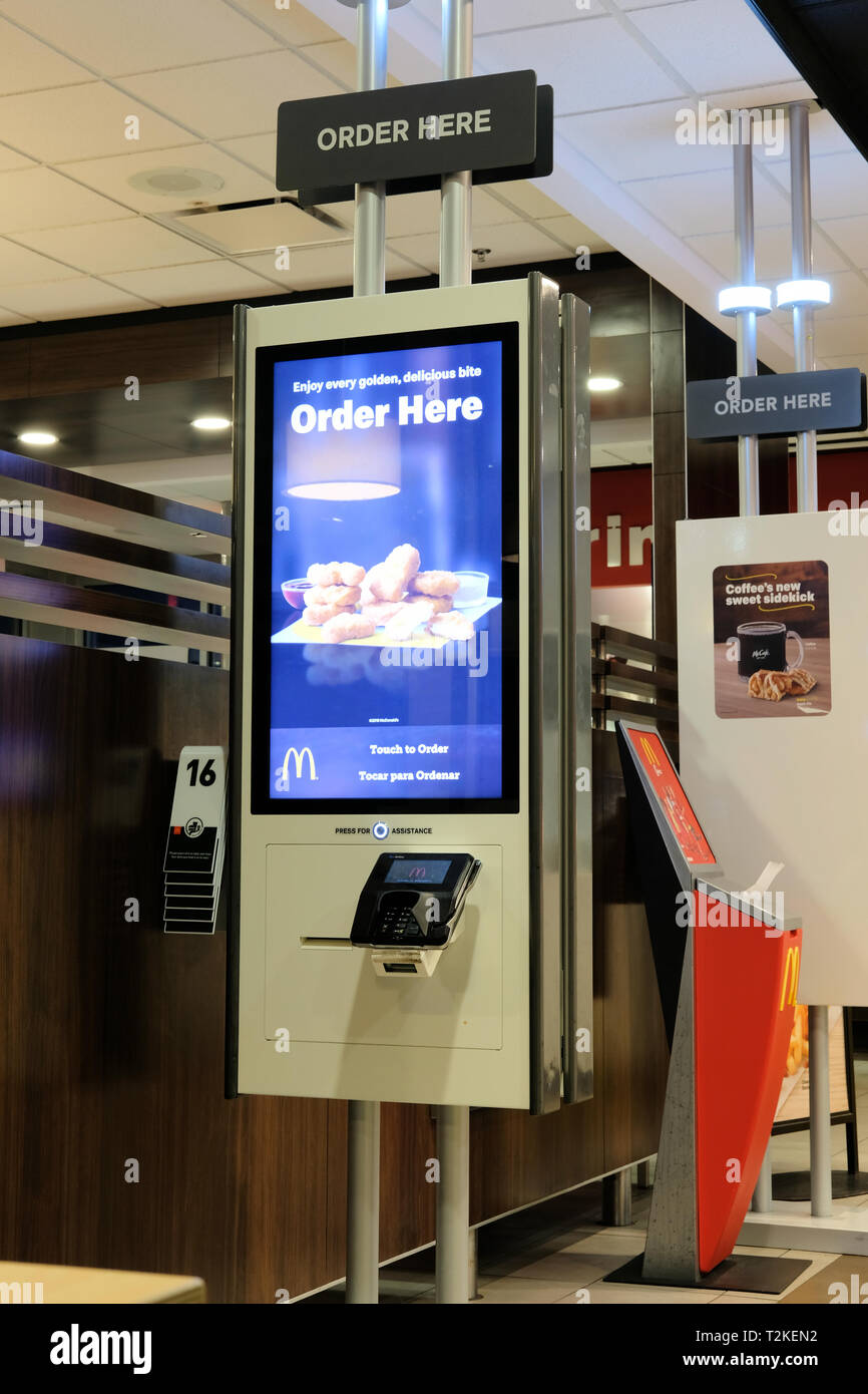 Self Service Kiosk Stock Photos & Self Service Kiosk Stock Images Alamy