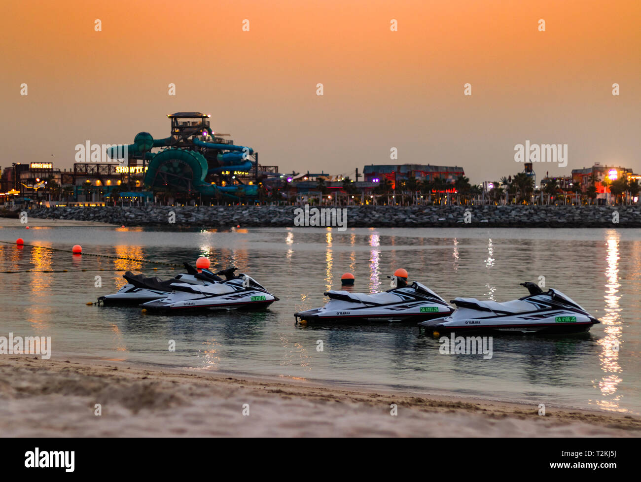 Dubai, United Arab Emirates; La Mer beach after sunset Stock Photo Alamy