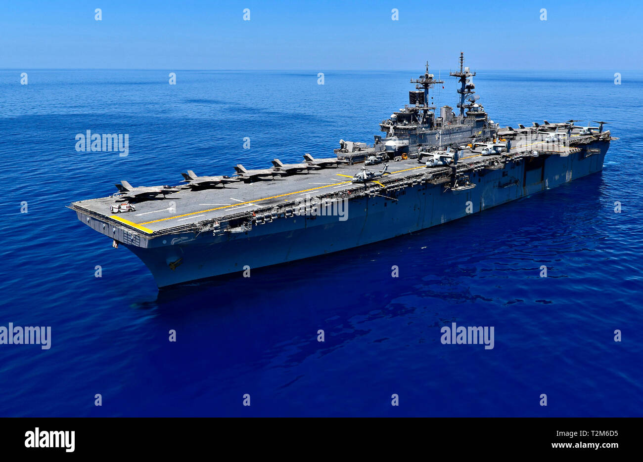 190329-N-RI884-0512 SOUTH CHINA SEA (March 29, 2019) The amphibious assault ship USS Wasp (LHD 1) transits the waters of the South China Sea. Wasp, flagship of Wasp Amphibious Ready Group, is operating in the Indo-Pacific region to enhance interoperability with partners and serve as a lethal, ready-response force for any type of contingency. (U.S. Navy photo by Mass Communication Specialist 1st Class Daniel Barker) Stock Photo
