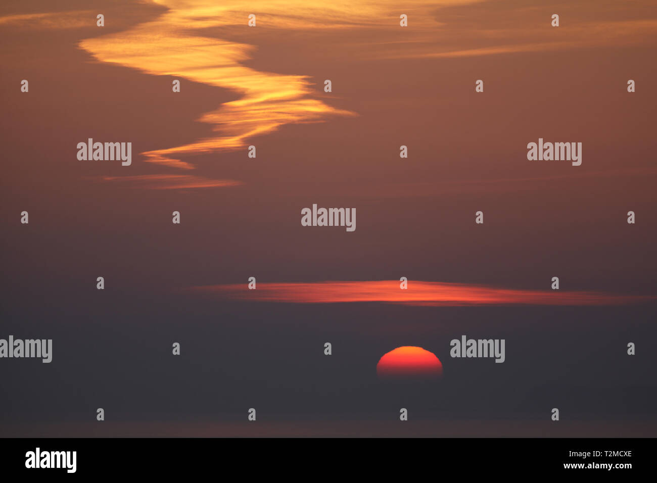 Sun over the horizon hi-res stock photography and images - Alamy