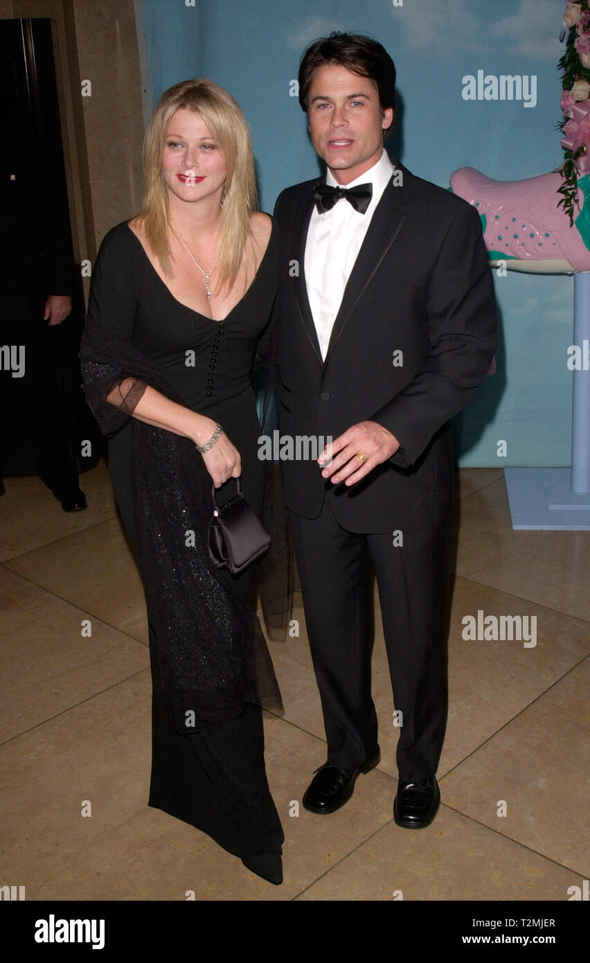 LOS ANGELES, CA. October 28, 2000: Actor Rob Lowe & wife SHERYL at the  Carousel of Hope Ball 2000 at the Beverly Hilton Hotel. © Paul Smith /  Featureflash Stock Photo - Alamy