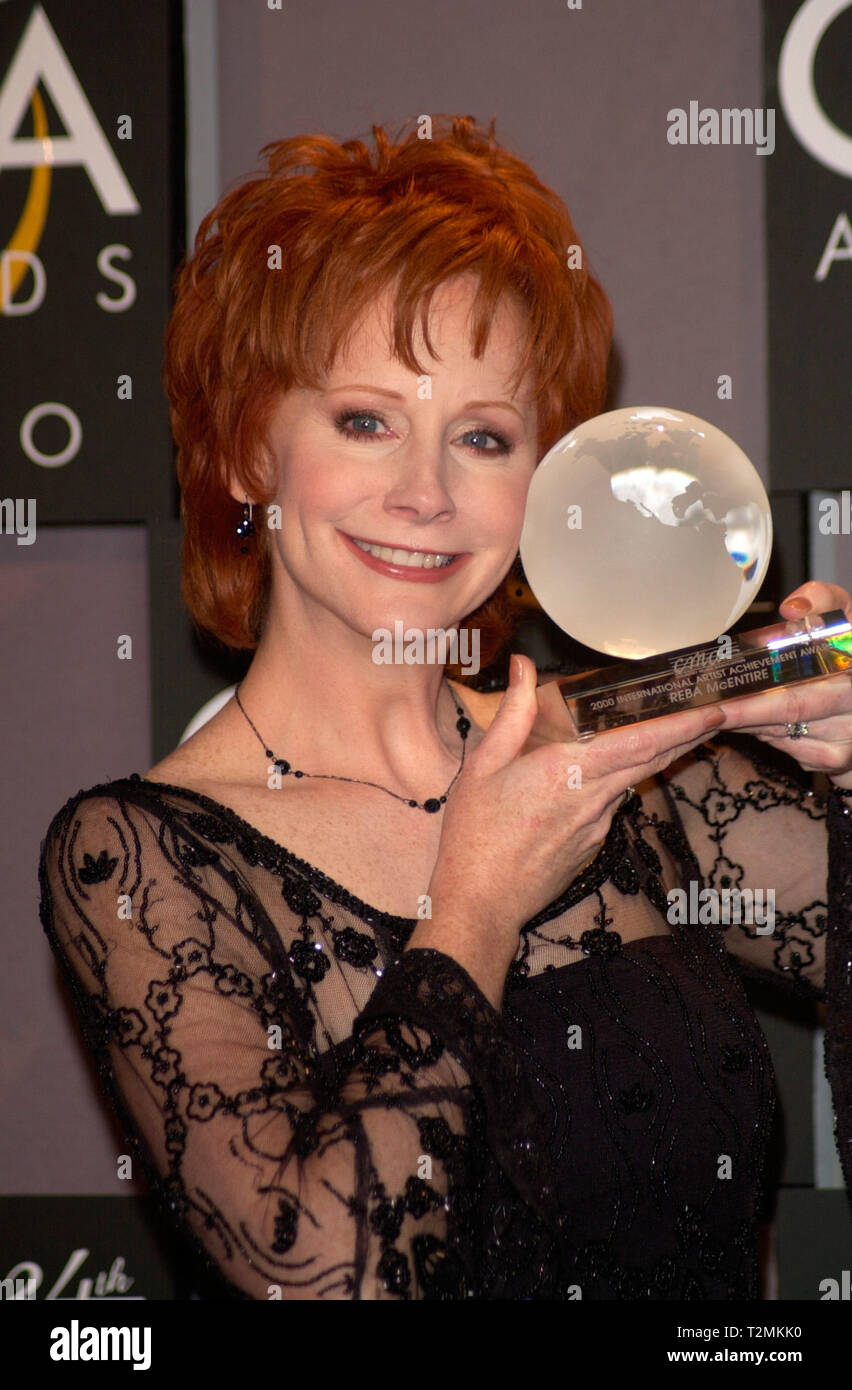 LOS ANGELES, CA. October 04, 2000: Country star Reba McEntire where she was  presented with a special International Award at the Country Music Assoc.  Awards at the Grand Ole Opry in Nashville,