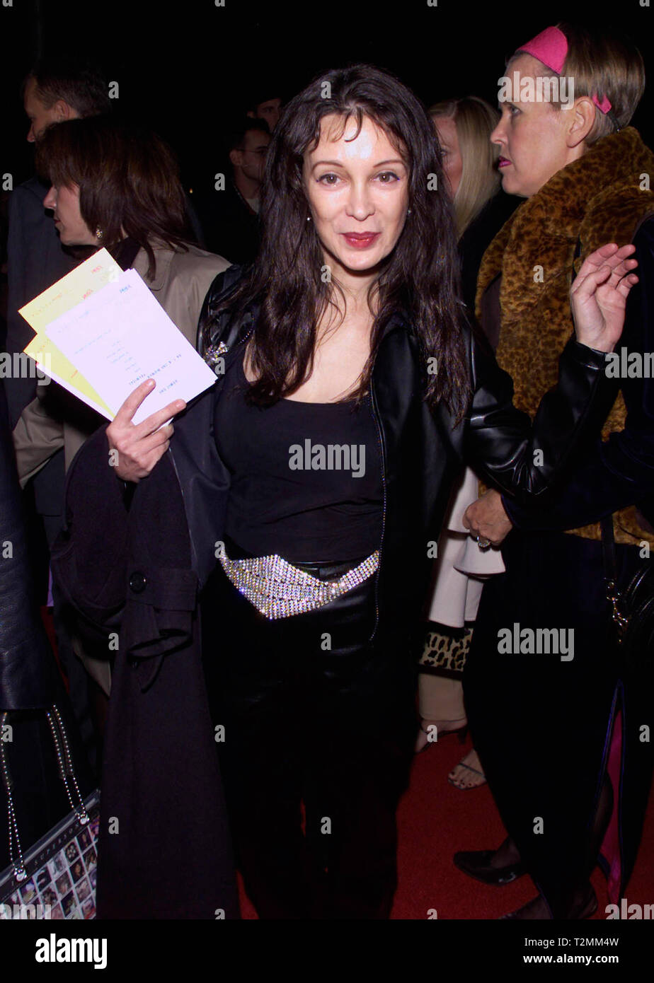 Drew Barrymore Opens Up About Co-Parenting Children With Ex-husband, image size:924x1390