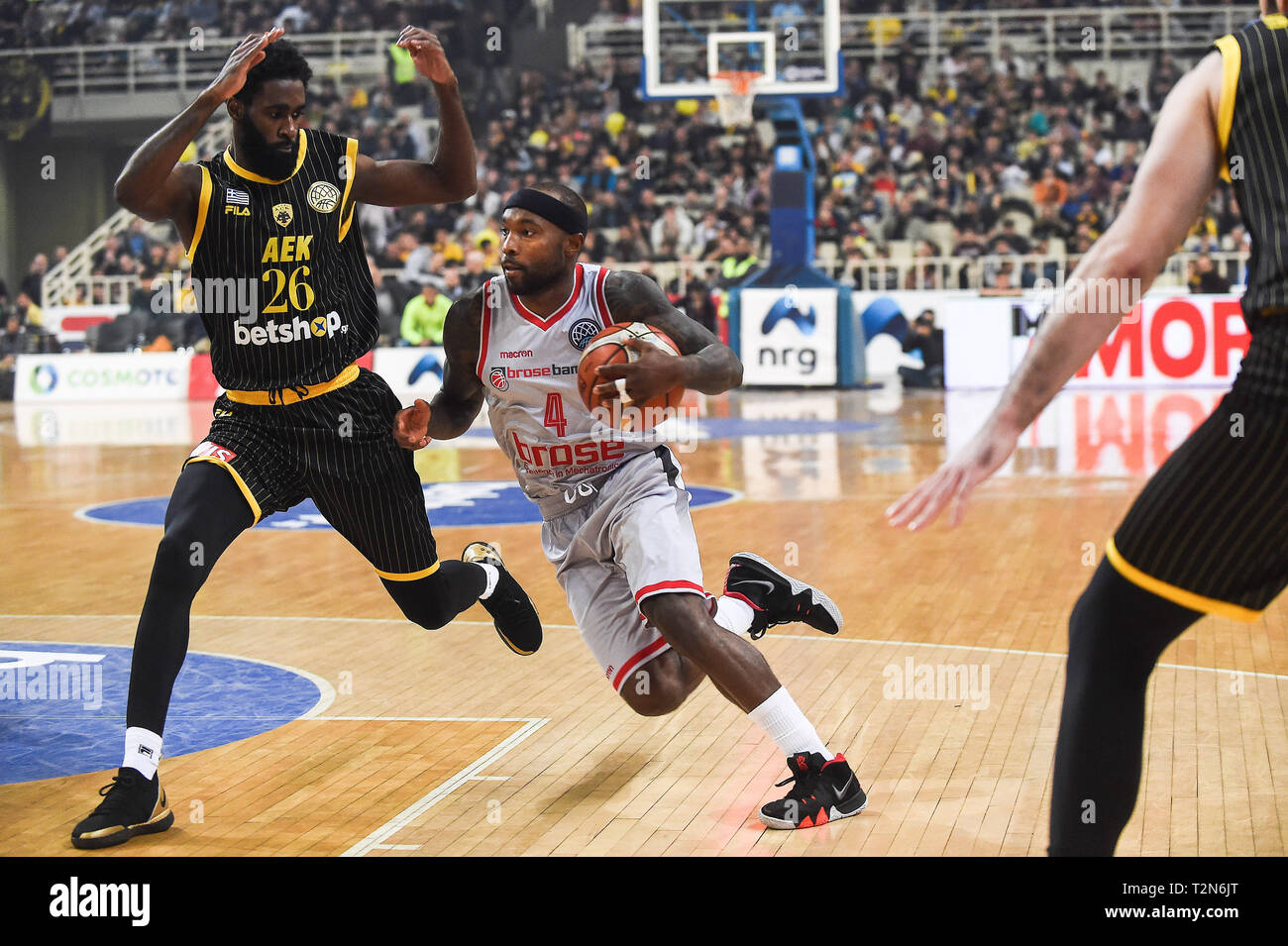 Athen, Greece. 03rd Apr, 2019. Basketball: Champions League, AEK Athens -  Brose Bamberg; knockout round, quarter finals, second leg. Bambergs Tyrese  Rice (r) and Athens Howard Sant-Roos fight for the ball. Credit: