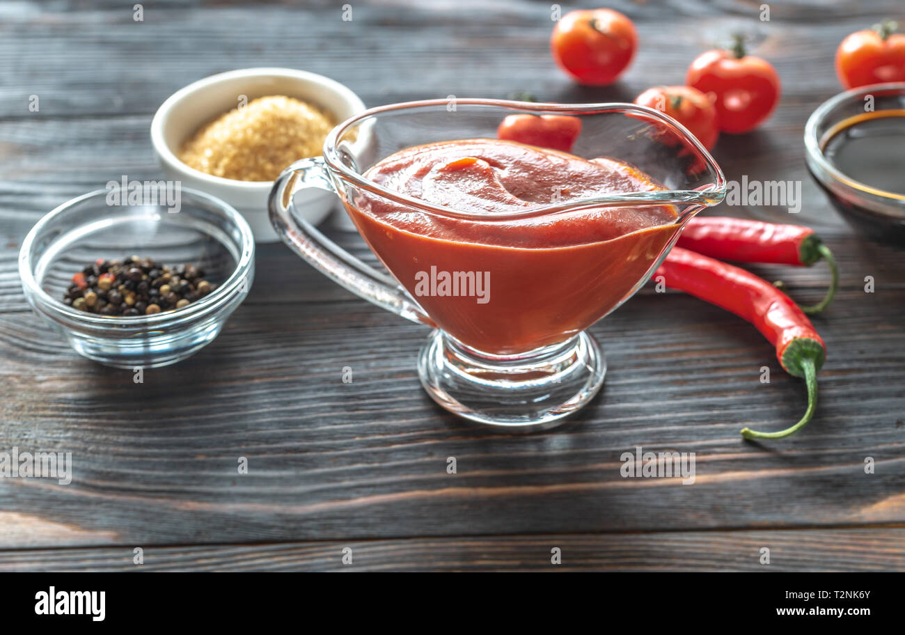 Glass gravy boat hires stock photography and images Alamy