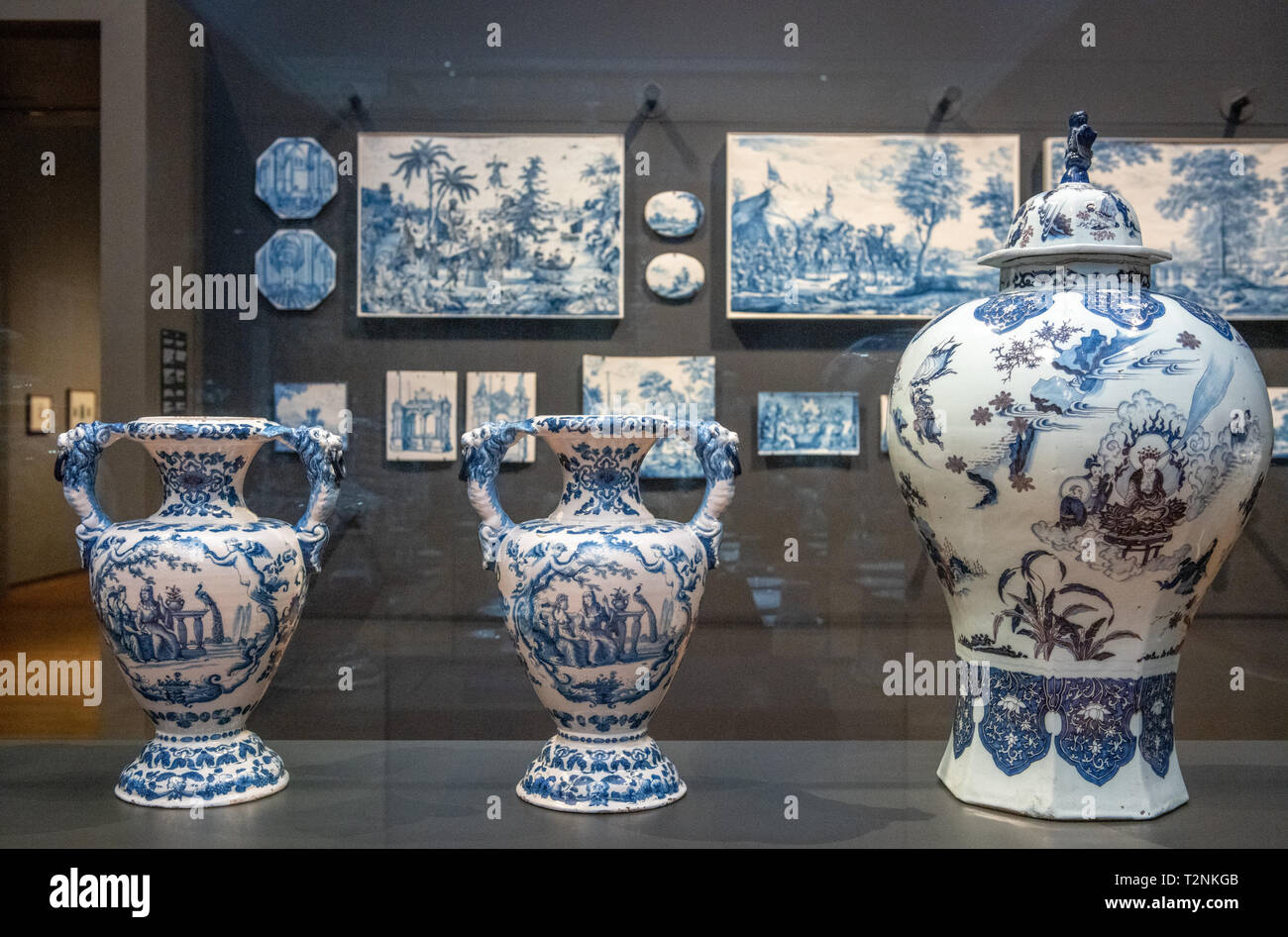 Amsterdam delft pottery hires stock photography and images Alamy