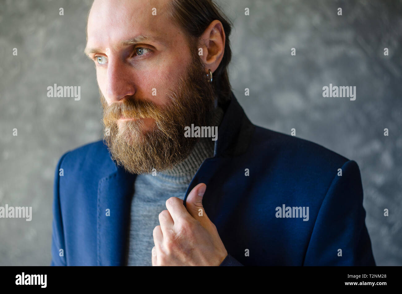 Business man in blue suit hi-res stock photography and images - Alamy