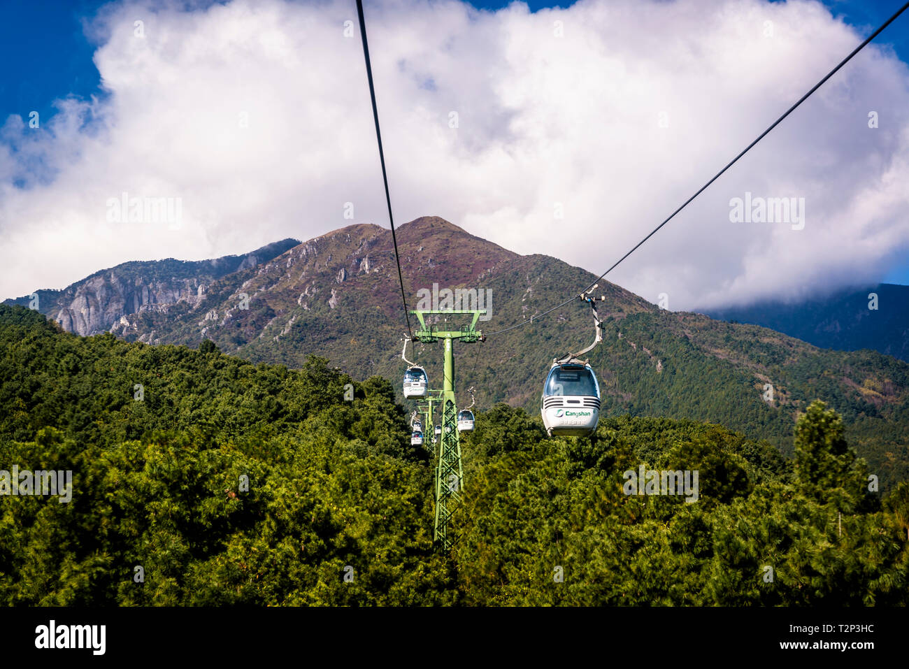 Cangshan cable car at Cangshan national geological park near Dali, Yunnan province, China Stock Photo