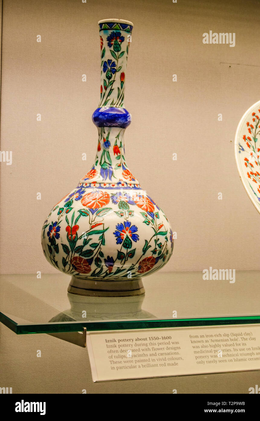 Iznik pottery carnations hi-res stock photography and images - Alamy