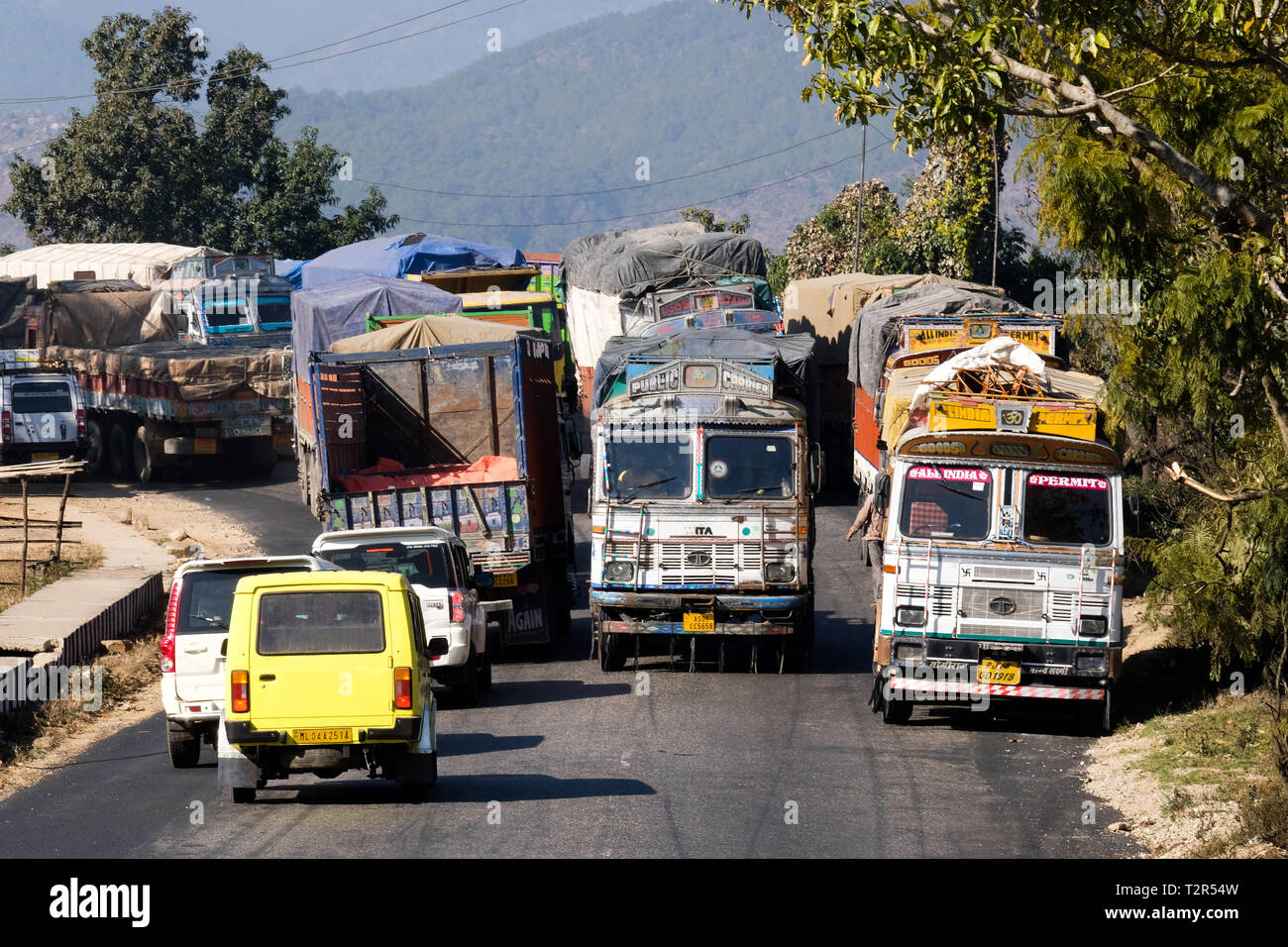 Truck traffic on the highway in the state of Meghalaya, Northeast India   ---     Lastverkehr auf der Landstraße im Bundesstaat Meghalaya, Nordostindien Stock Photo