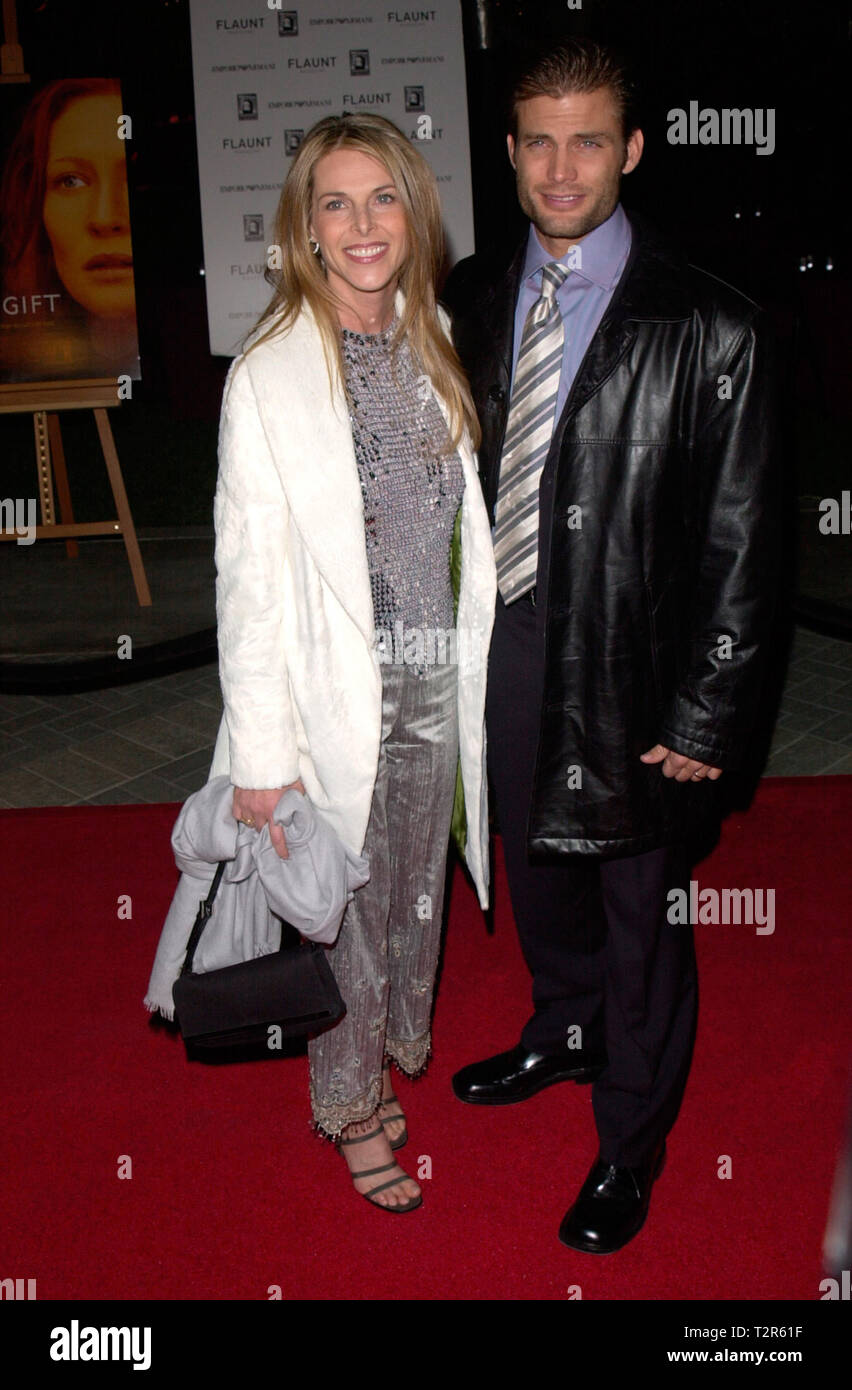 LOS ANGELES, CA. December 18, 2000: Actress Catherine Oxenberg & Actor Husband Casper Van Dien at the Los Angeles premiere of The Gift. © Paul Smith / Featureflash Stock Photo