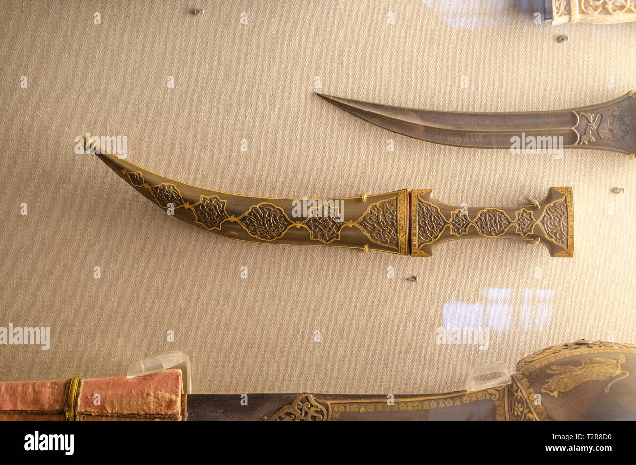 Daggers with Damascus steel blades. Mughal empire, India. 17th18th