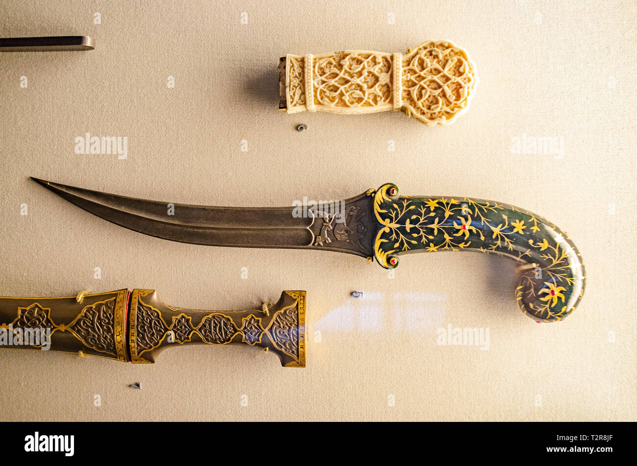 Daggers with Damascus steel blades. Mughal empire, India. 17th18th